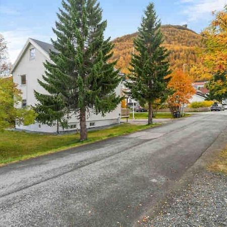Fin Leilighet I Tromsdalen. Lägenhet Tromsø Exteriör bild